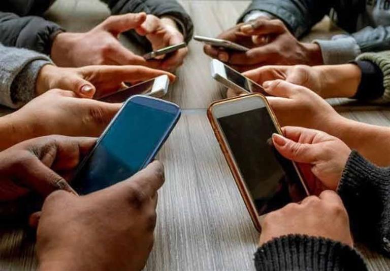 کاهش قیمت تلفن همراه پس از آزادسازی کالاهای دپو شده