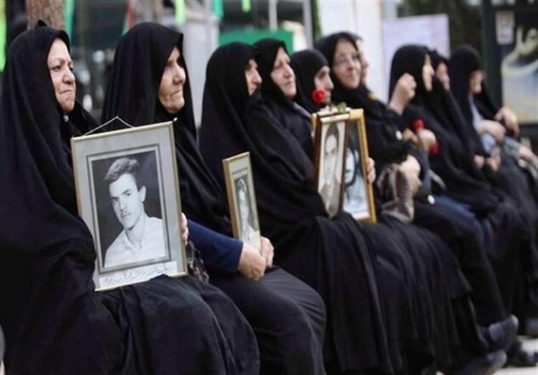 مراسم بزرگداشت روز مادران و همسران شهدا در باغ کتاب تهران برگزار خواهد شد.