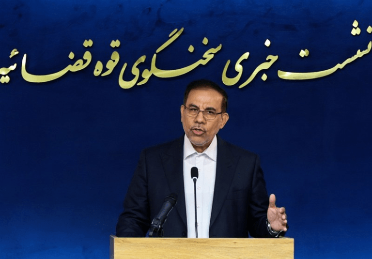 مقصران آتش‌سوزی جنگل‌های هیرکانی تحت پیگرد قانونی قرار گرفتند و 530 هزار کارت سوخت غیرمجاز در هرمزگان باطل شد.