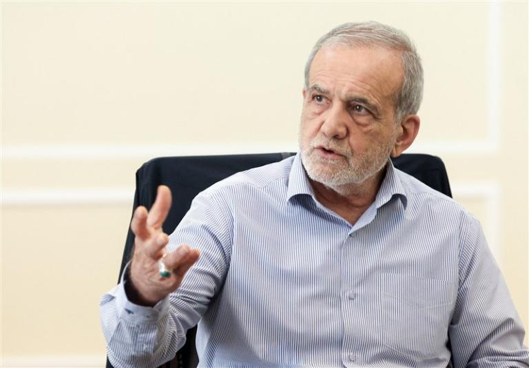 پزشکیان بر لزوم تسریع در اجرای قرارداد توسعه میدان نفتی آزادگان تأکید کرد.