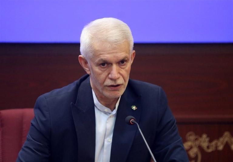 “بازنشستگی برای من معنایی ندارد؛ رأی من به خودم مربوط است!”