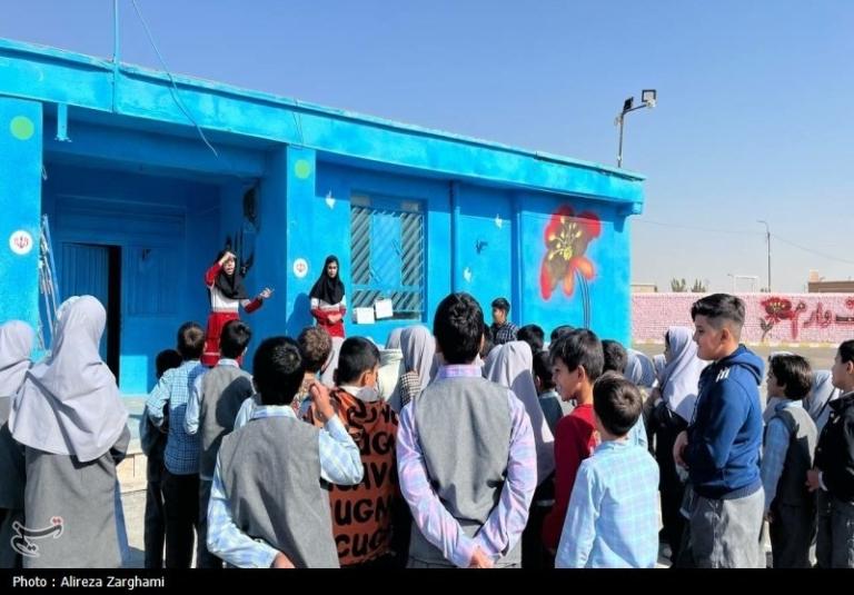 دسترسی دانش‌آموزان مناطق محروم به آموزش باکیفیت، نماد عدالت آموزشی است.